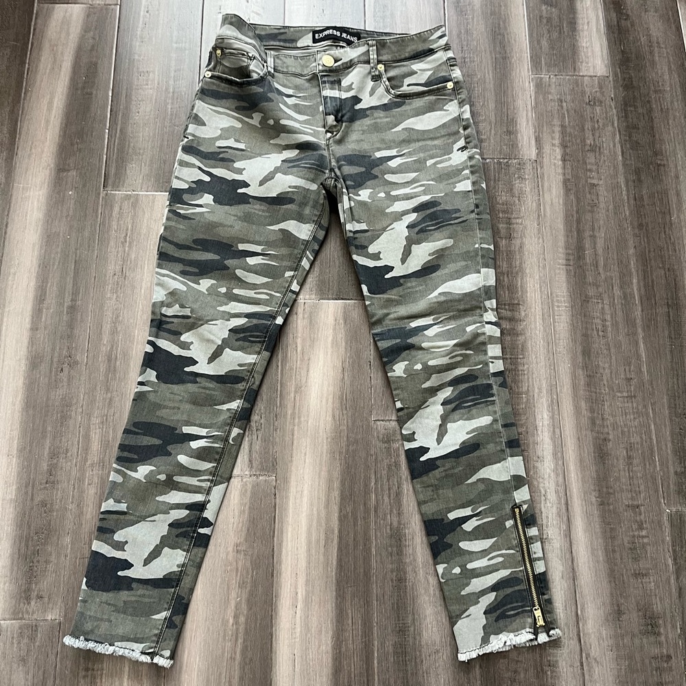 Express Camo Leggings